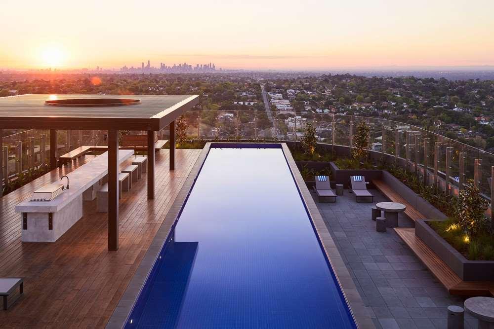 בוקס היל Art Series - The Chen מתקנים תמונה The rooftop pool at The Standard West Hollywood